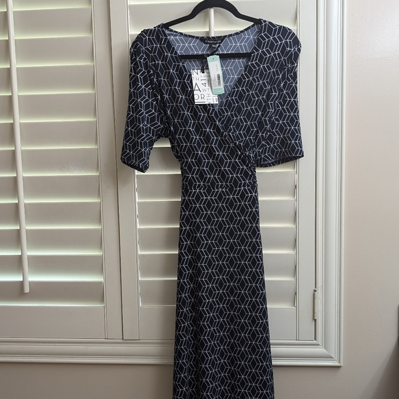 Hawthorn Navy Kaitlyn Surplice V-Neck Dress. - Picture 9 of 11